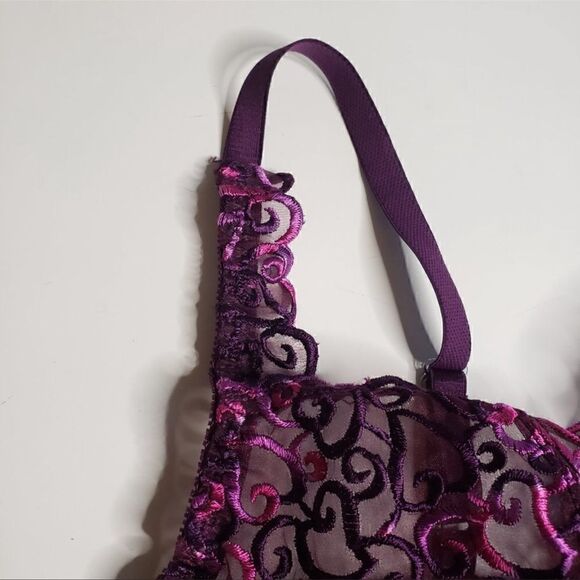 Victoria’s Secret- Purple Embroidered Heart Bra, Size 34B - Picture 6 of 12